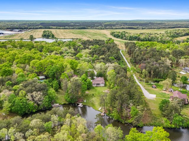 374 Eagle Lake Rd, Coalmont, TN 37313