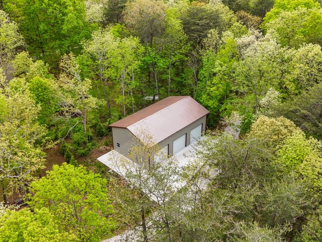 374 Eagle Lake Rd, Coalmont, TN 37313