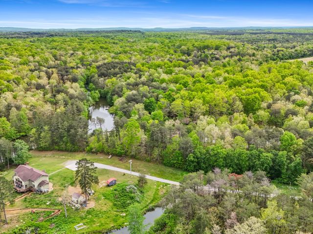 374 Eagle Lake Rd, Coalmont, TN 37313