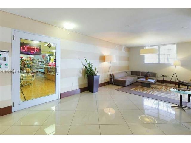 7501 E Treasure Dr 8C, North Bay Village, FL 33141