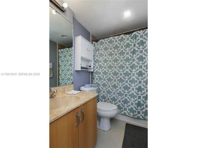 7501 E Treasure Dr 8C, North Bay Village, FL 33141