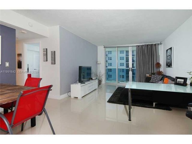 7501 E Treasure Dr 8C, North Bay Village, FL 33141