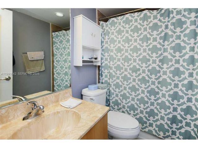 7501 E Treasure Dr 8C, North Bay Village, FL 33141