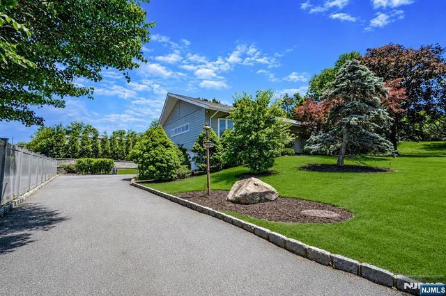 128 Beverly Road, Fairfield, NJ 07004