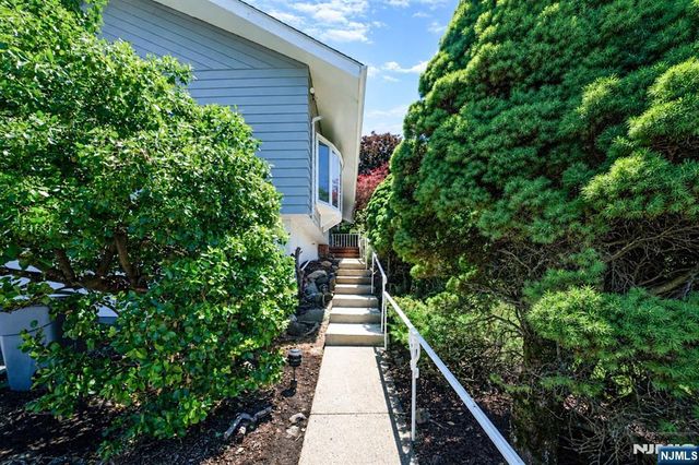 128 Beverly Road, Fairfield, NJ 07004