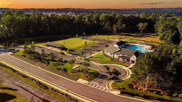 728 Crystal Lake Parkway, Hoschton, GA 30548