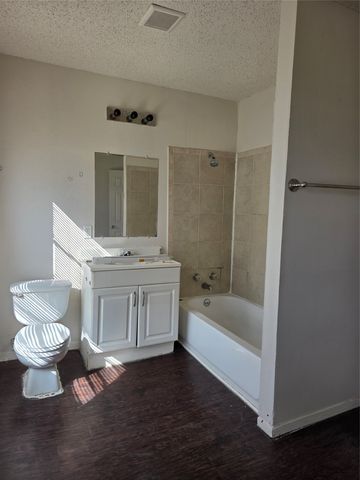 5232 Stephanie Drive, Haltom City, TX 76117