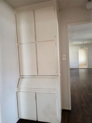 5232 Stephanie Drive, Haltom City, TX 76117