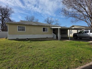 5232 Stephanie Drive, Haltom City, TX 76117