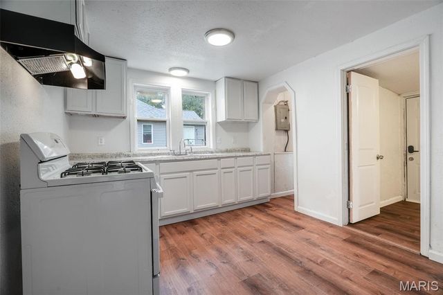 225 10th Street, Wood River, IL 62095