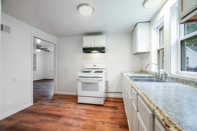225 10th Street, Wood River, IL 62095