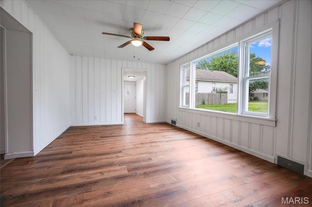 225 10th Street, Wood River, IL 62095