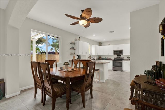 1730 NW 21st St, Homestead, FL 33030