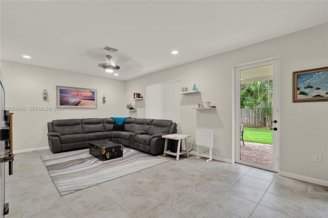 1730 NW 21st St, Homestead, FL 33030