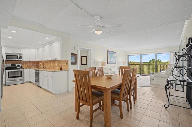 2700 BAYSHORE BOULEVARD 11202, Dunedin, FL 34698