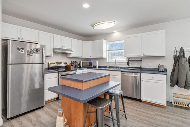 8 Checkerberry Sq Unit 105, Milton, VT 05468