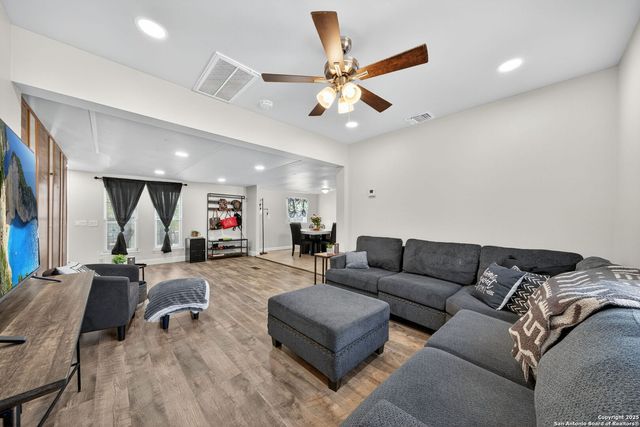 974 S Addison, San Antonio, TX 78264