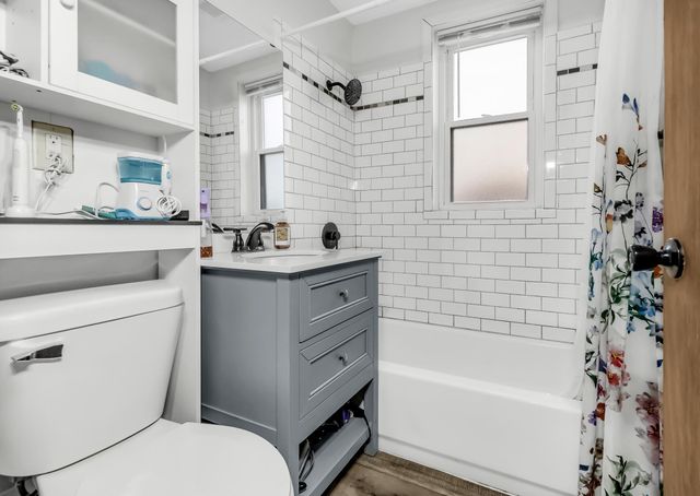 1106 Irving Avenue N, Minneapolis, MN 55411