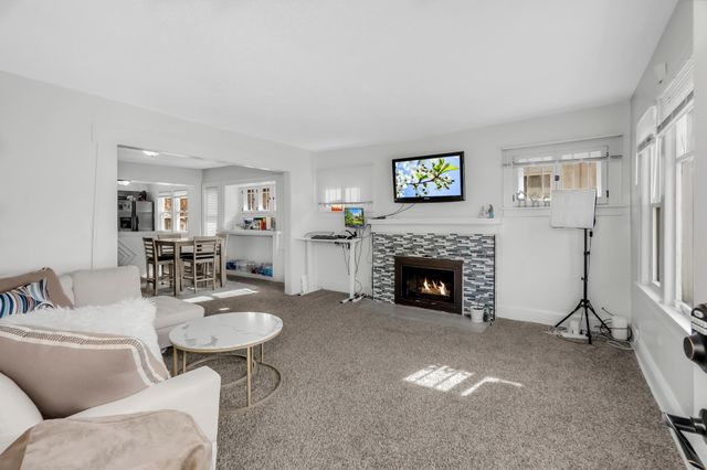 1106 Irving Avenue N, Minneapolis, MN 55411