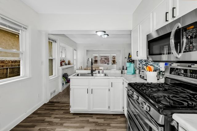 1106 Irving Avenue N, Minneapolis, MN 55411