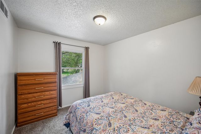 3620 E 41st Court, Des Moines, IA 50317