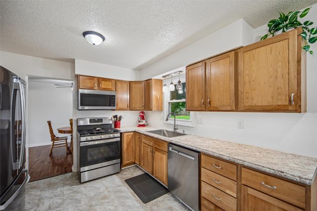3620 E 41st Court, Des Moines, IA 50317