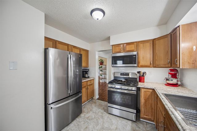 3620 E 41st Court, Des Moines, IA 50317