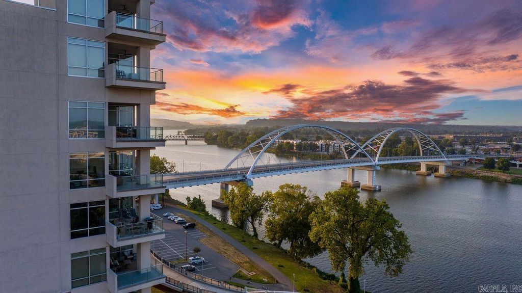 5 Statehouse Plaza 7B, Little Rock, AR 72201