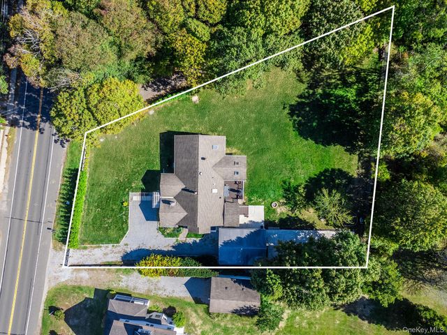 10940 Main Road, East Marion, NY 11939