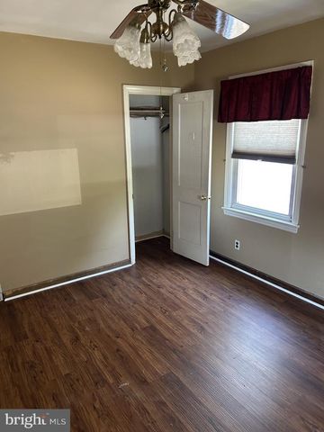 204 W LINDEN AVE, Lindenwold, NJ 08021