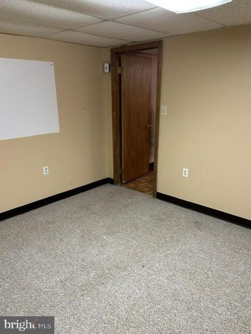 204 W LINDEN AVE, Lindenwold, NJ 08021