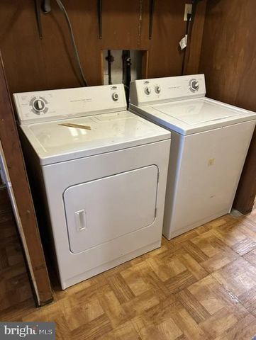 204 W LINDEN AVE, Lindenwold, NJ 08021