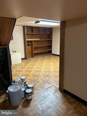204 W LINDEN AVE, Lindenwold, NJ 08021