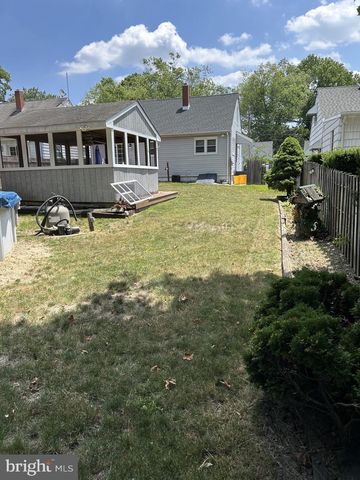 204 W LINDEN AVE, Lindenwold, NJ 08021