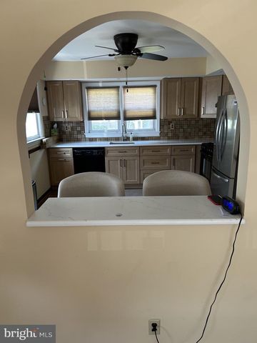 204 W LINDEN AVE, Lindenwold, NJ 08021
