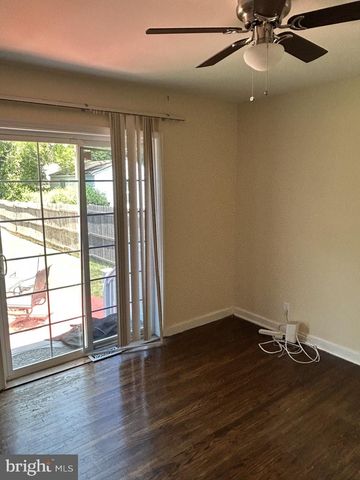204 W LINDEN AVE, Lindenwold, NJ 08021