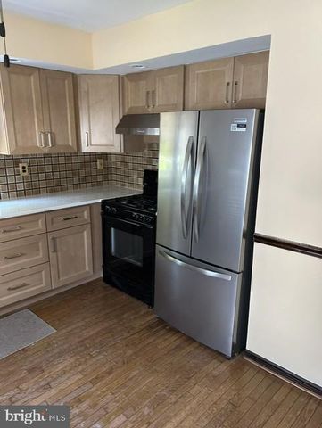 204 W LINDEN AVE, Lindenwold, NJ 08021