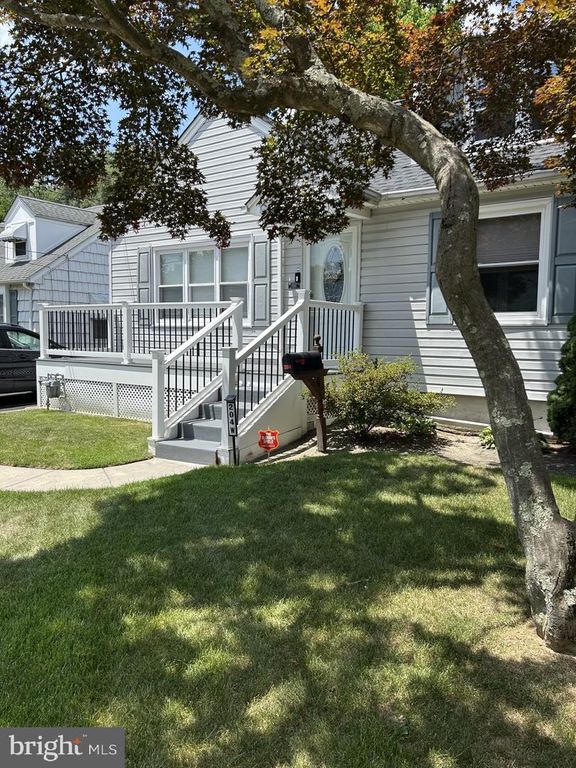 204 W LINDEN AVE, Lindenwold, NJ 08021