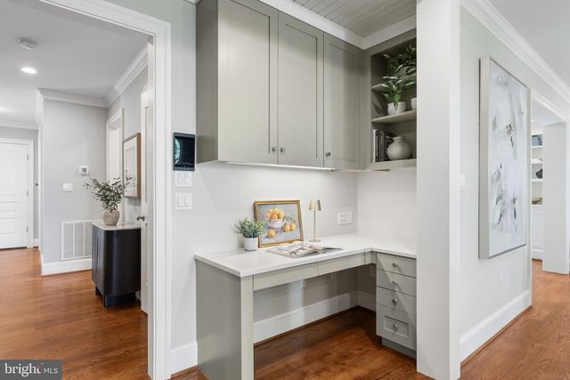 2928 44TH PL NW, Washington, DC 20016