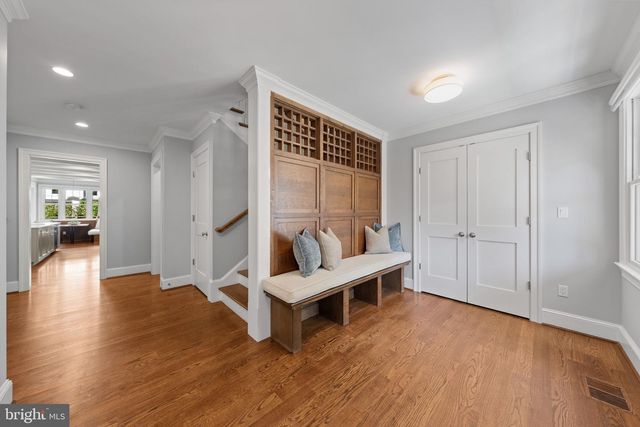 2928 44TH PL NW, Washington, DC 20016