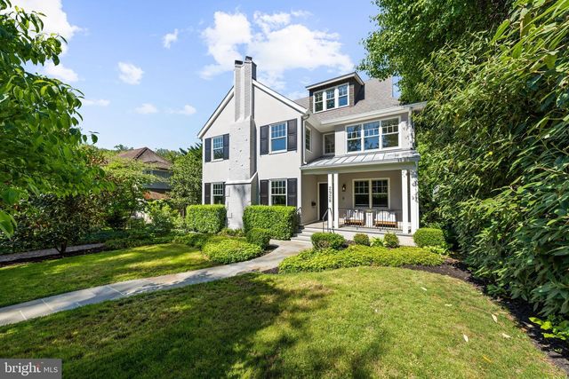 2928 44TH PL NW, Washington, DC 20016