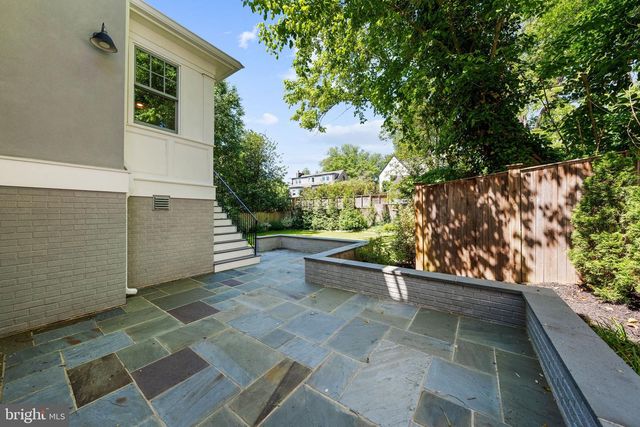 2928 44TH PL NW, Washington, DC 20016