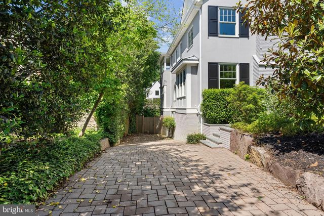 2928 44TH PL NW, Washington, DC 20016