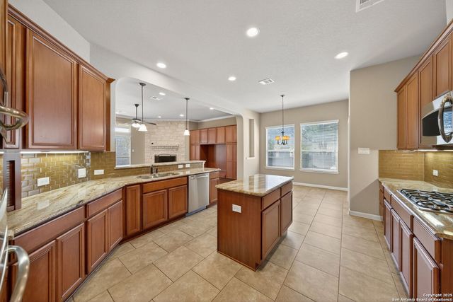 226 Hamburg, New Braunfels, TX 78132