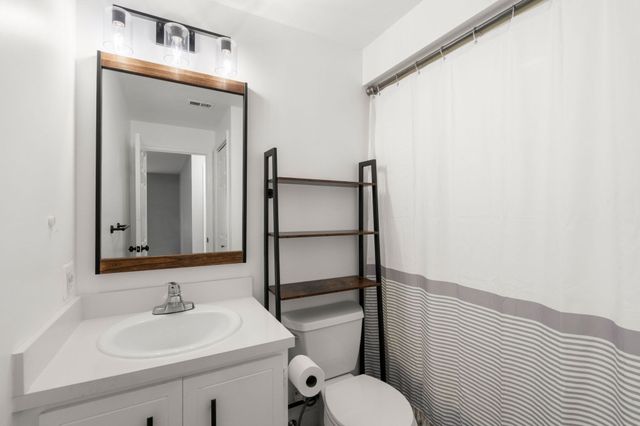 108 Norton Avenue 22, Easton, MA 02334