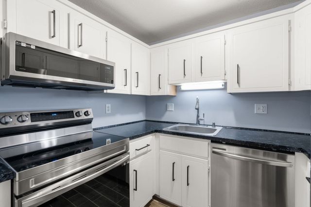 108 Norton Avenue 22, Easton, MA 02334