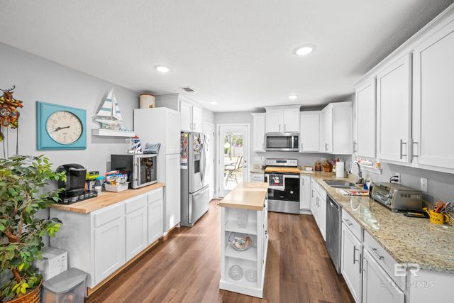 3141 Pine Wood Circle, Lillian, AL 36549