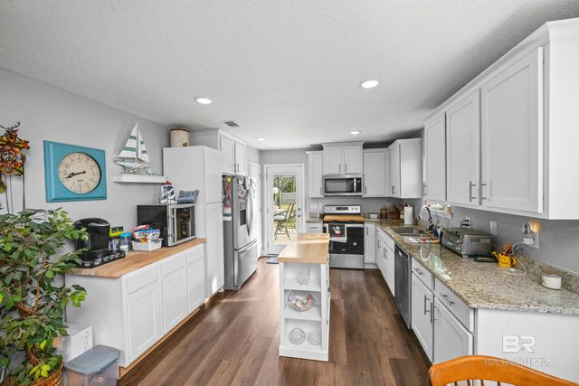 3141 Pine Wood Circle, Lillian, AL 36549