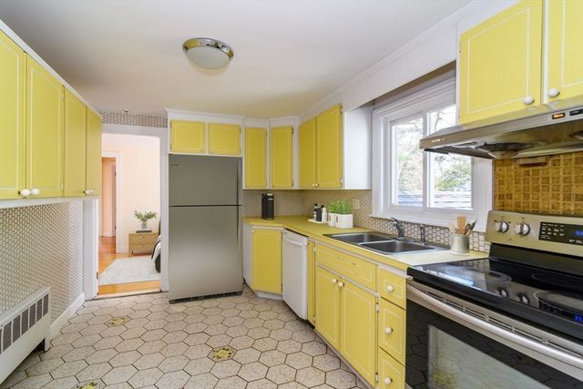 115 Cobleigh Street, Westwood, MA 02090