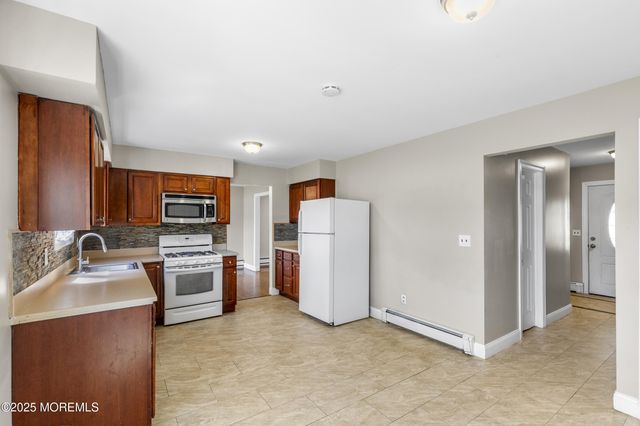 304 Pennington Court, Toms River, NJ 08753
